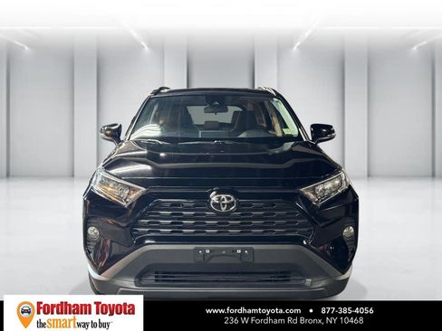 Used 2021 Toyota RAV4 XLE image 2
