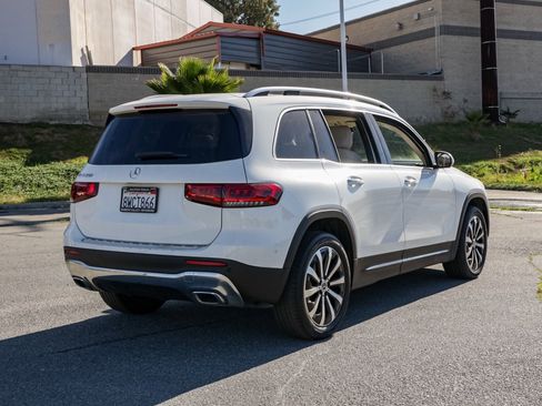 Used 2021 Mercedes-Benz GLB 250 image 4