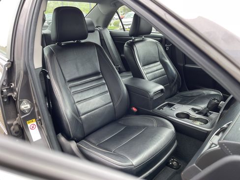 Used 2015 Toyota Camry XLE image 31