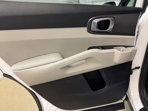 Used 2025 Kia Sorento S w/ Panoramic Sunroof Package FWD image 15
