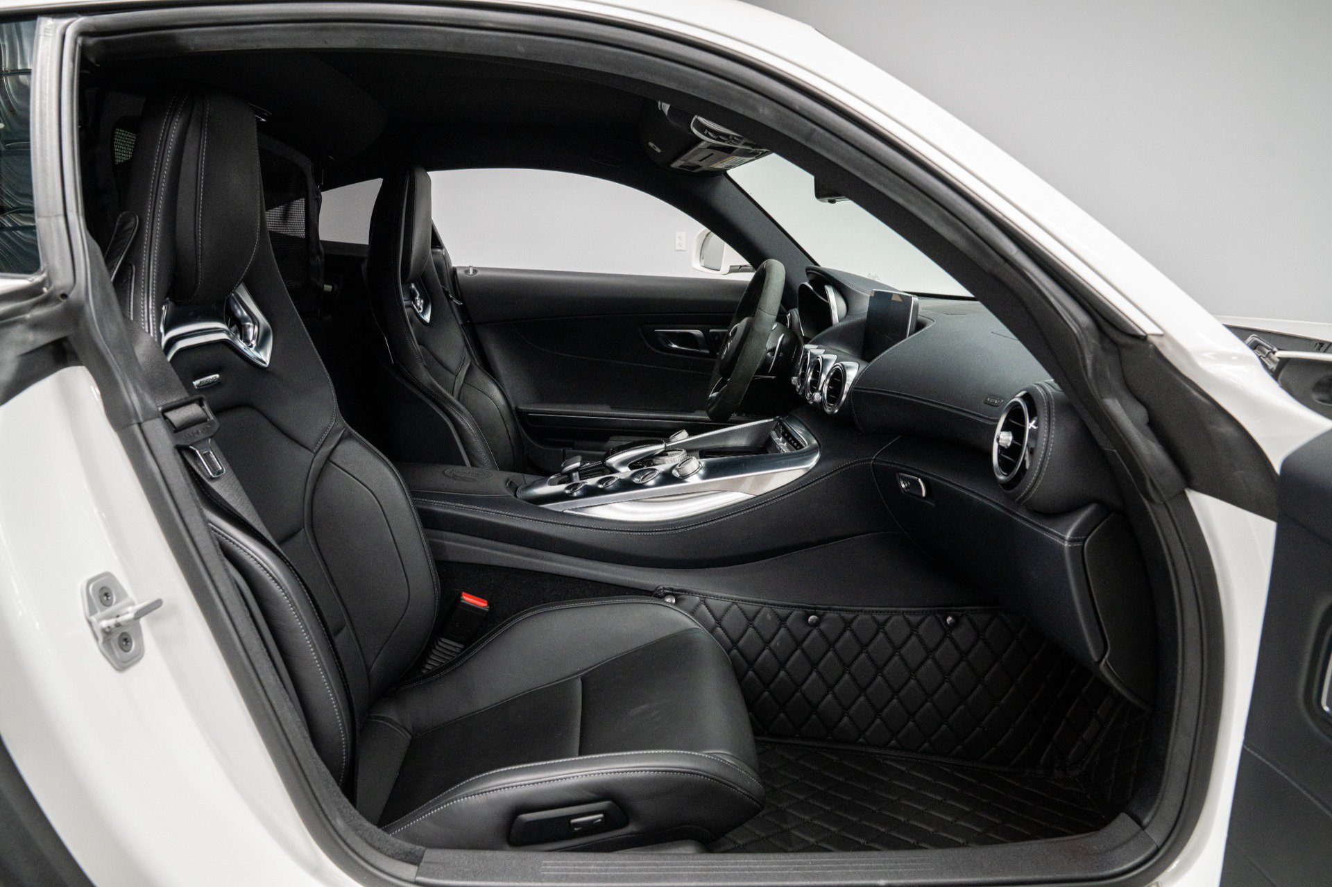 Used 2016 Mercedes-Benz AMG GT S image 23