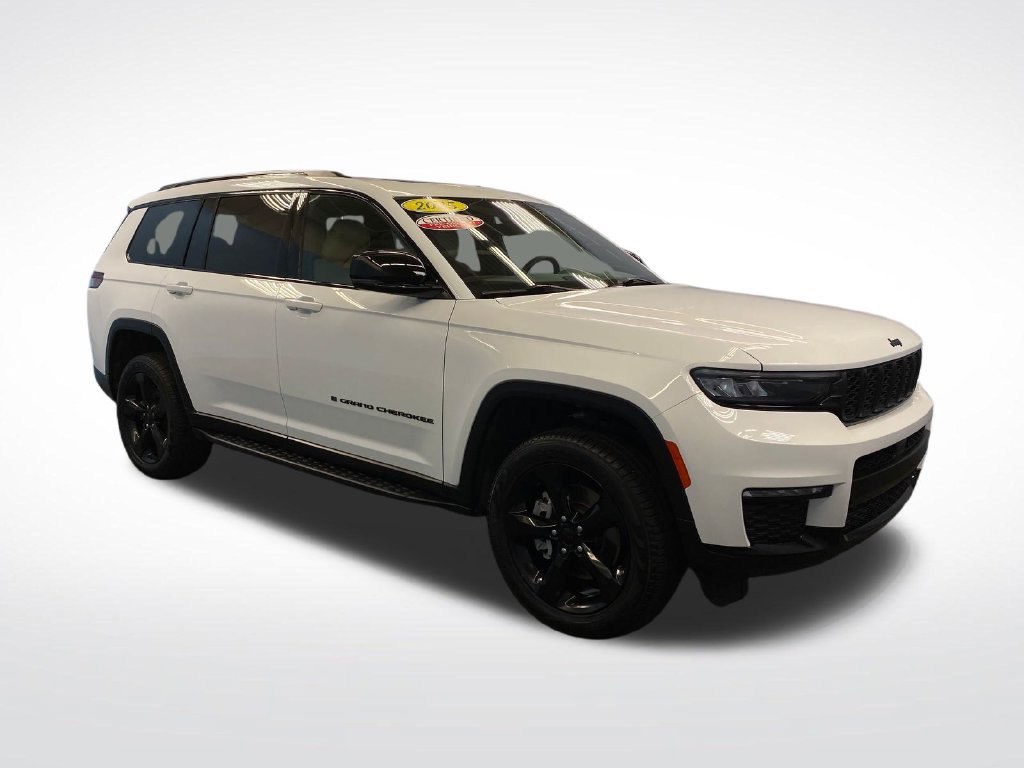 Certified 2025 Jeep Grand Cherokee L Limited w/ Black Appearance Package AWD/4WD image 8