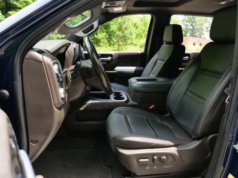 Used 2022 GMC Sierra 1500 Denali w/ Driver Alert Package II AWD/4WD image 3