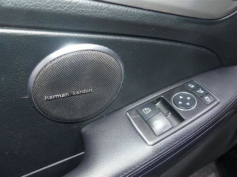 Used 2014 Mercedes-Benz SLK 250 image 19