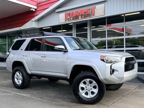 Used 2022 Toyota 4Runner SR5 Premium AWD/4WD image 1