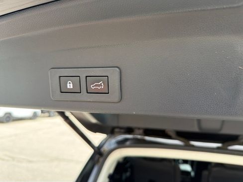 Used 2023 Subaru Ascent Touring w/ Popular Package #2A AWD/4WD image 9