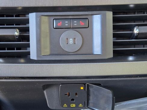 New 2026 Ford F350 Platinum w/ FX4 Off-Road Package image 16