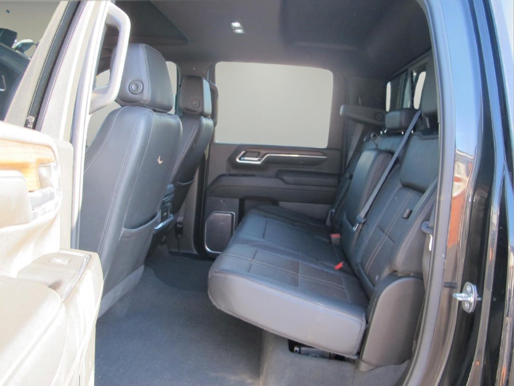 Used 2024 Chevrolet Silverado 2500 High Country w/ High Country Premium Package AWD/4WD image 23
