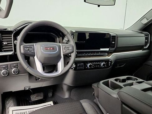 Used 2025 GMC Sierra 1500 Elevation image 12