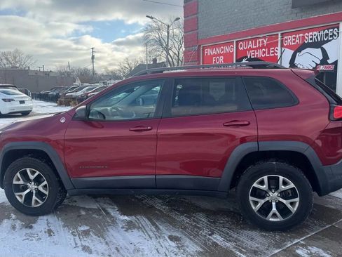 Used 2014 Jeep Cherokee Trailhawk w/ Comfort/Convenience Group AWD/4WD image 11