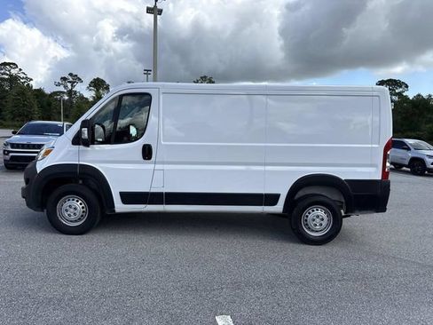 Used 2025 RAM ProMaster 2500 w/ Convenience Group FWD image 6