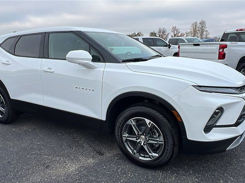 New 2026 Chevrolet Blazer LT image 3