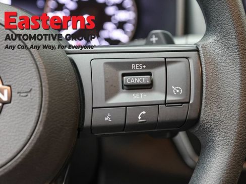 Used 2023 Nissan Rogue S AWD/4WD image 15
