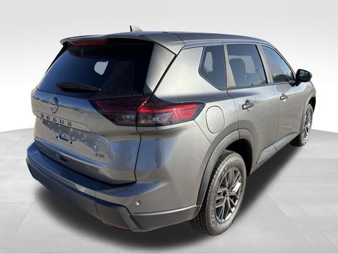 Used 2024 Nissan Rogue S image 8