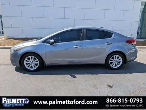 Used 2017 Kia Forte S w/ S Technology Package image 6