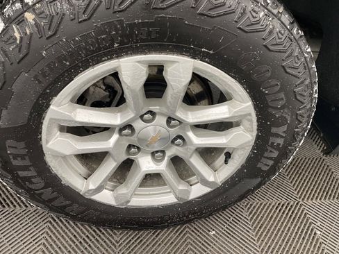 Certified 2024 Chevrolet Silverado 1500 LT image 2