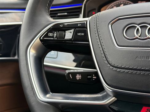 Used 2020 Audi S8 L image 28