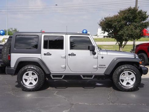 Used 2014 Jeep Wrangler Unlimited Sport w/ Quick Order Package 24S AWD/4WD image 5