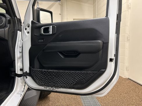 Used 2021 Jeep Gladiator Overland w/ Popular Equipment Package image 16