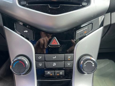 Used 2015 Chevrolet Cruze LT FWD image 25