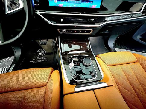 Certified 2024 BMW X7 xDrive40i w/ M Sport Package image 18