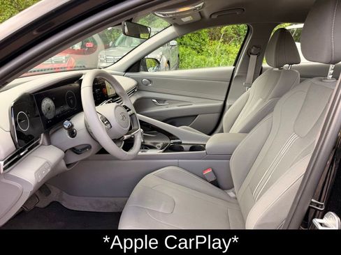 Used 2023 Hyundai Elantra SEL w/ Convenience Package FWD image 11
