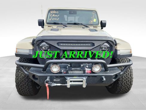 Used 2020 Jeep Gladiator Rubicon AWD/4WD image 2