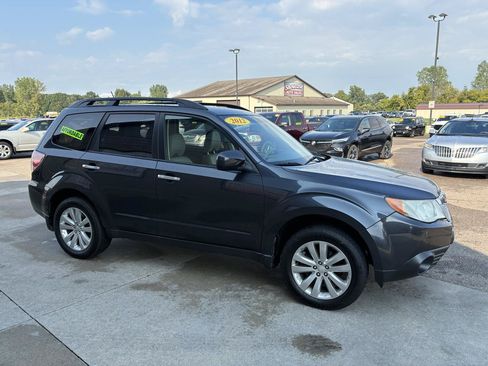 Used 2012 Subaru Forester 2.5X Limited AWD/4WD image 4