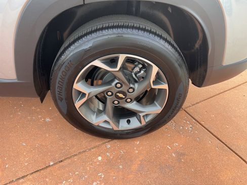 Used 2024 Chevrolet Trax LT w/ Driver Confidence Package image 10