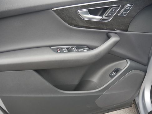 Certified 2022 Audi Q7 2.0T Premium w/ Convenience Package image 16