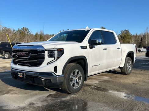 Used 2024 GMC Sierra 1500 SLT AWD/4WD image 7