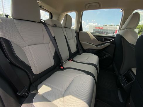 Used 2023 Subaru Forester AWD/4WD image 12