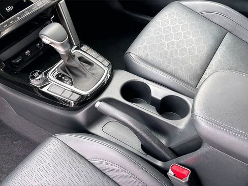 Used 2025 Kia Seltos EX w/ EX Sunroof Package image 17