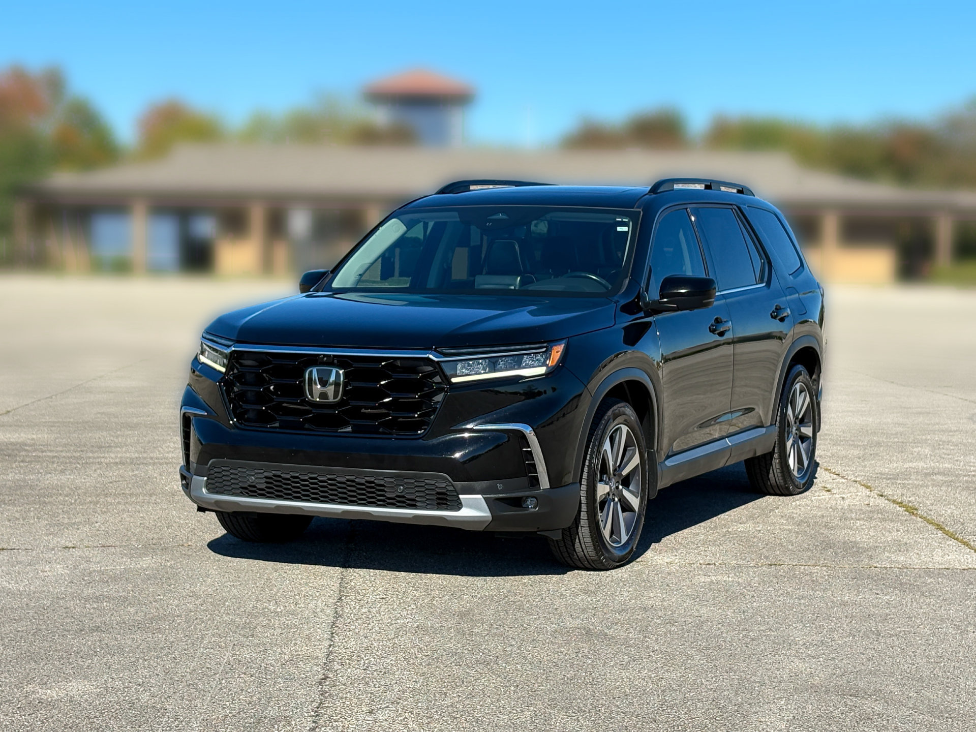 Used 2023 Honda Pilot Elite image 4