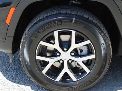 New 2025 Jeep Grand Cherokee Limited image 10