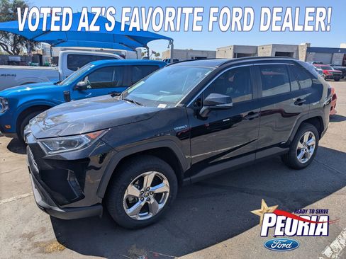Used 2021 Toyota RAV4 XLE Premium image 1