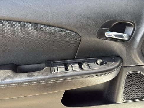 Used 2013 Dodge Avenger SXT image 9