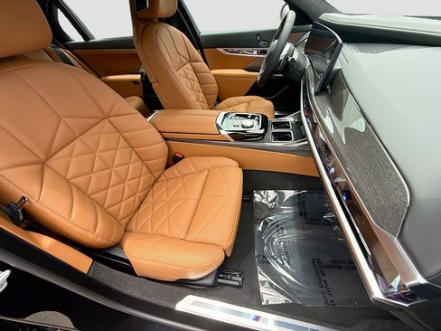New 2026 BMW 740i w/ Premium Package RWD image 15