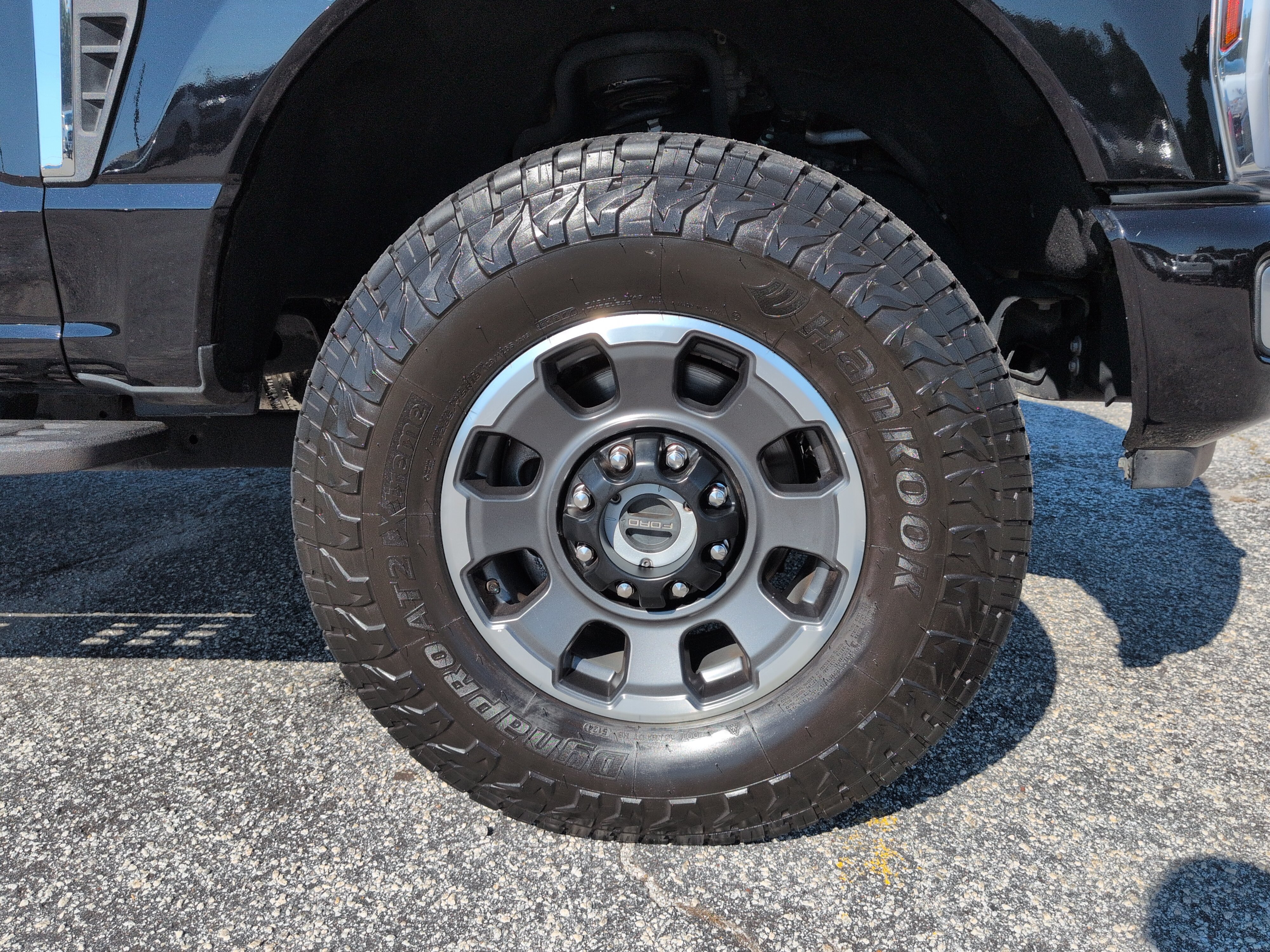Certified 2024 Ford F250 Platinum w/ Tremor Off-Road Package AWD/4WD image 9
