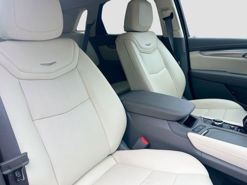 Used 2025 Cadillac XT5 Premium Luxury FWD image 29