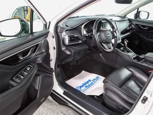 Used 2021 Subaru Outback Limited image 3