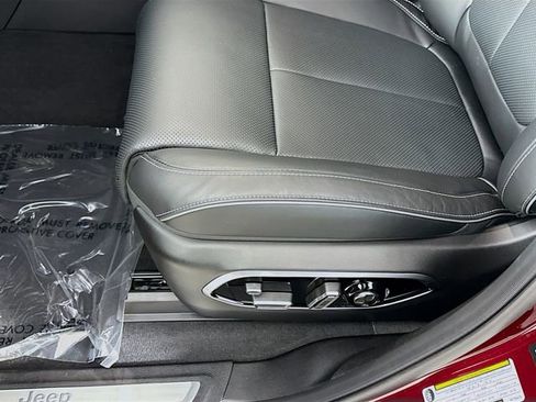 New 2025 Jeep Grand Cherokee L Overland image 19