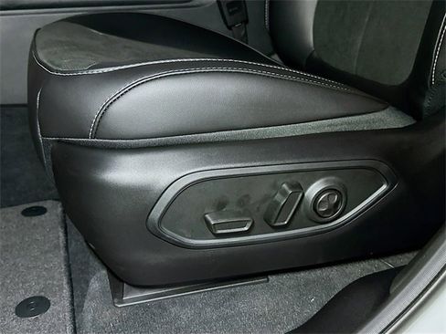 New 2025 Jeep Grand Cherokee L Altitude image 13