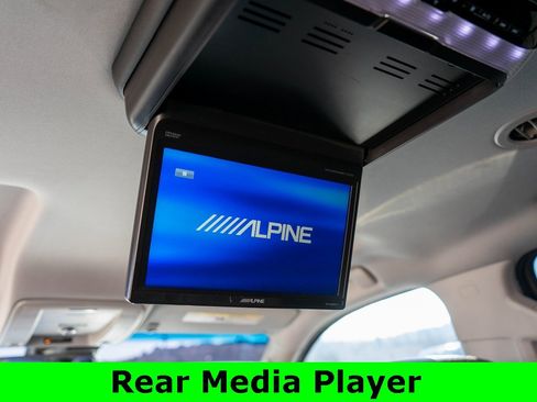 Used 2019 GMC Yukon SLT w/ HD Trailering Package image 14