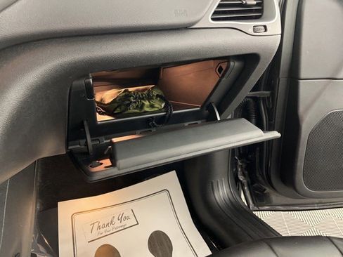 Used 2022 Jeep Cherokee Trailhawk w/ Comfort/Convenience Group image 34