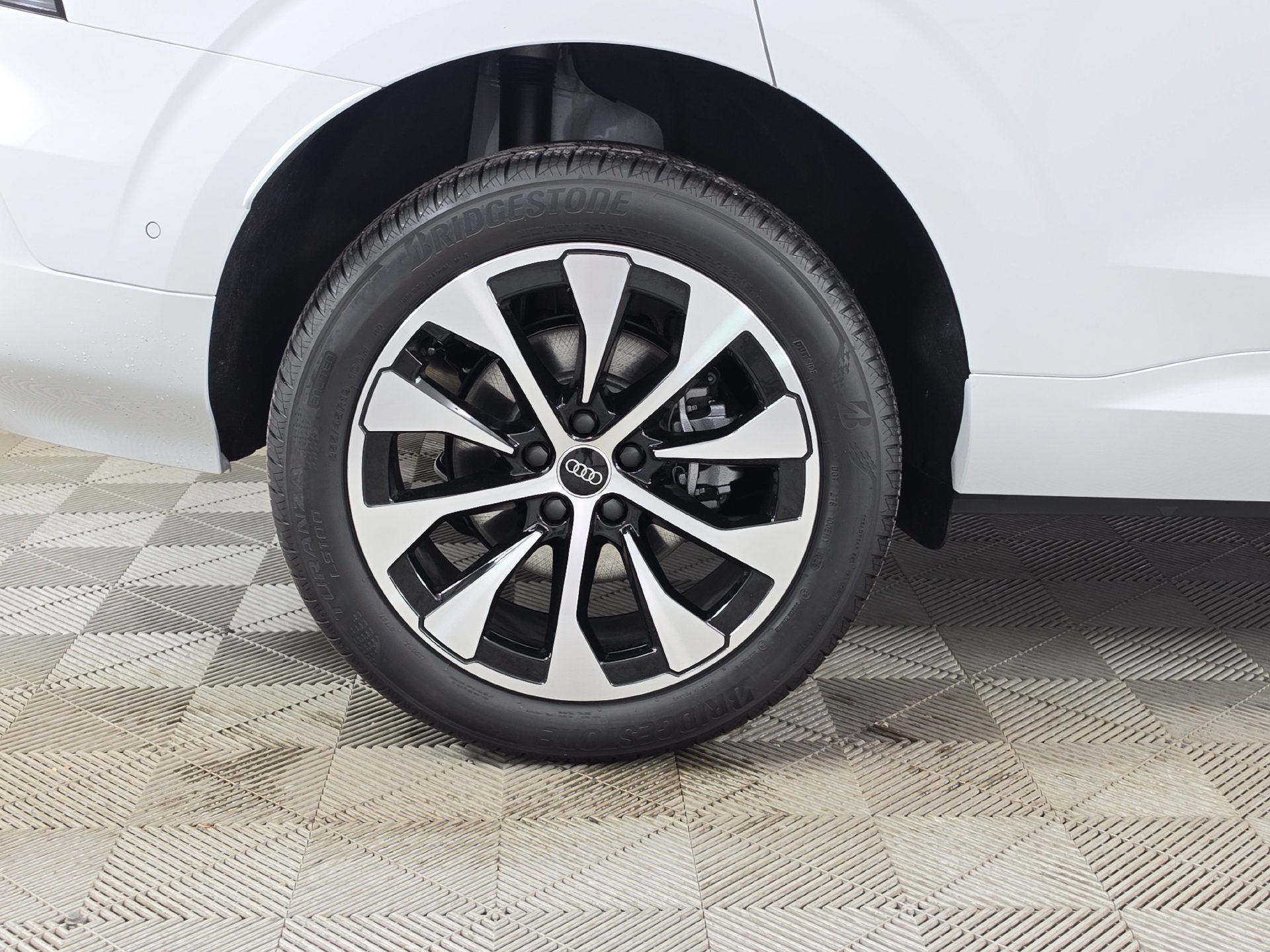 New 2026 Audi Q3 quattro 2.0T AWD/4WD image 9