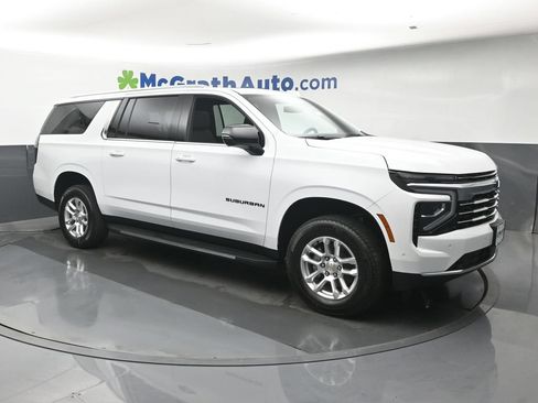 New 2026 Chevrolet Suburban LT w/ Comfort Package AWD/4WD image 2