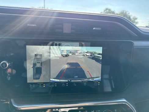 Used 2022 GMC Sierra 1500 Denali w/ Technology Package AWD/4WD image 19