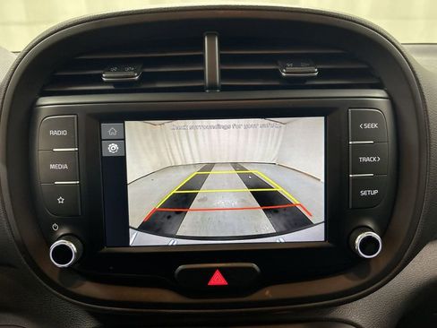 Used 2023 Kia Soul LX w/ LX Technology Package FWD image 15