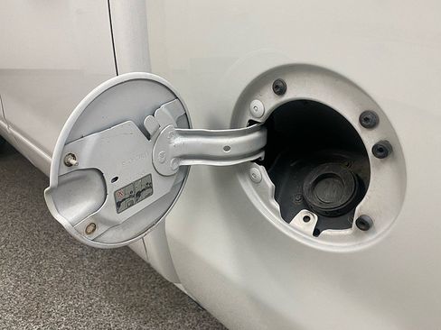 Used 2018 Chevrolet Silverado 1500 LT w/ All Star Edition image 28